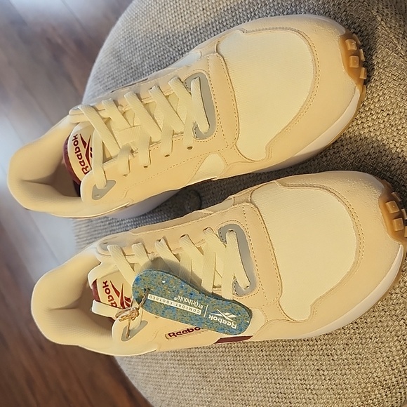 Reebok Men's Beige and Burgundy Sneakers - Picture 4 of 4